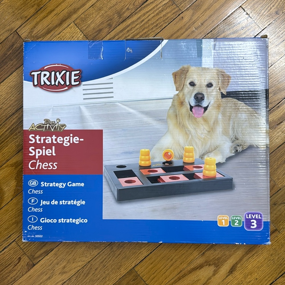 BRAND NEW DOG TRIXIE CHESS TOY for dog snack
